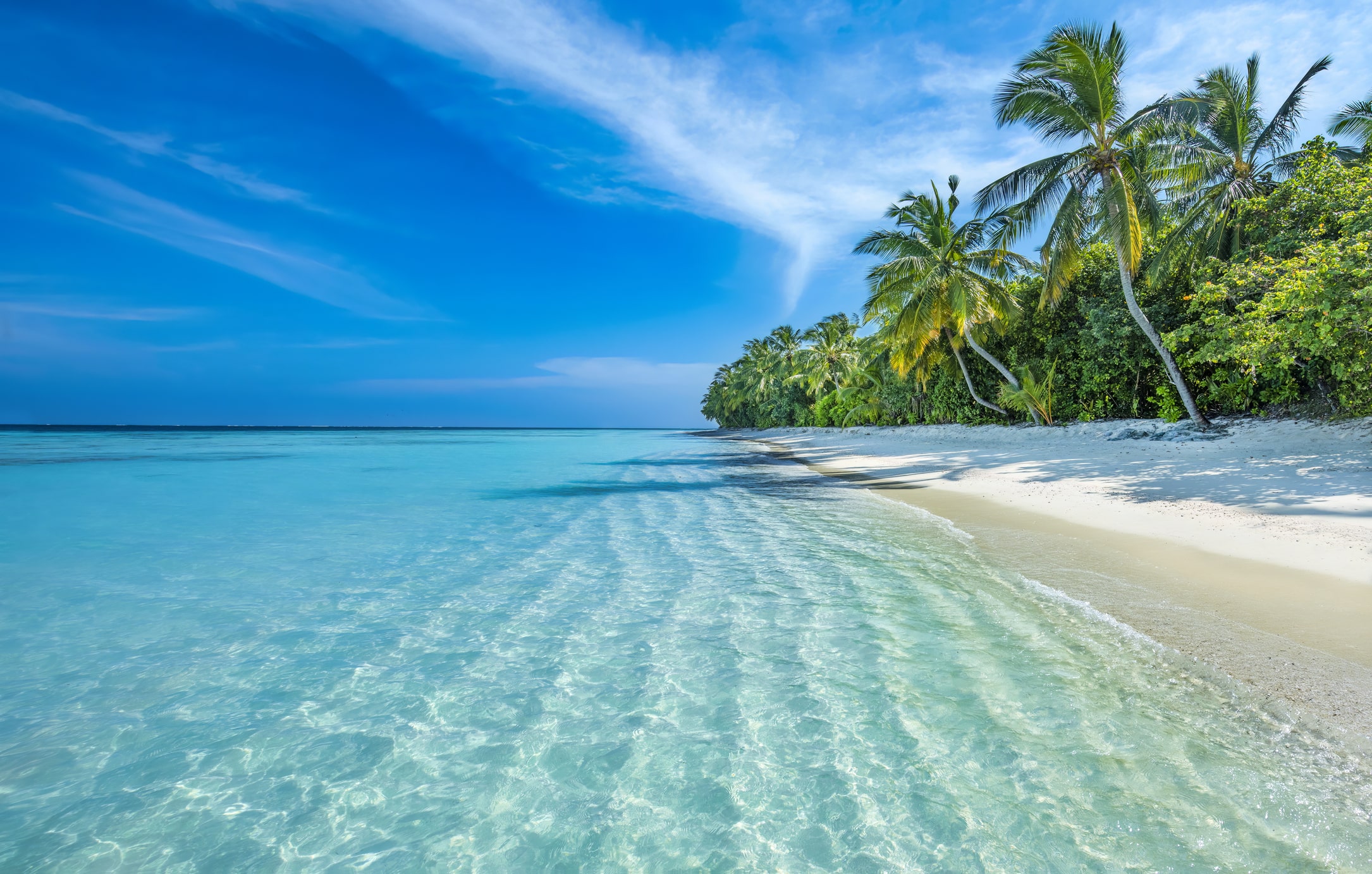 Turquoise lagoon in the Maldives